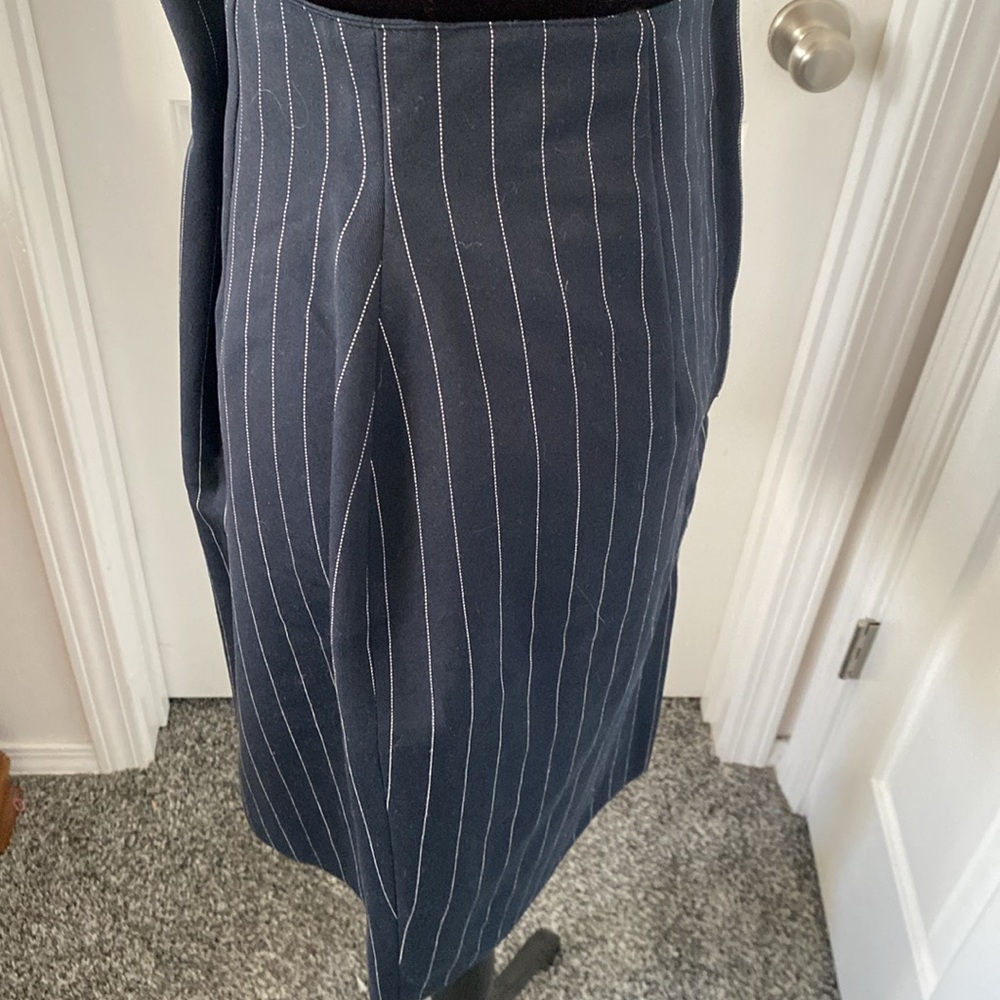 Dorothy Perkins Dark Navy Pinstripe Skirt. - Picture 10 of 11